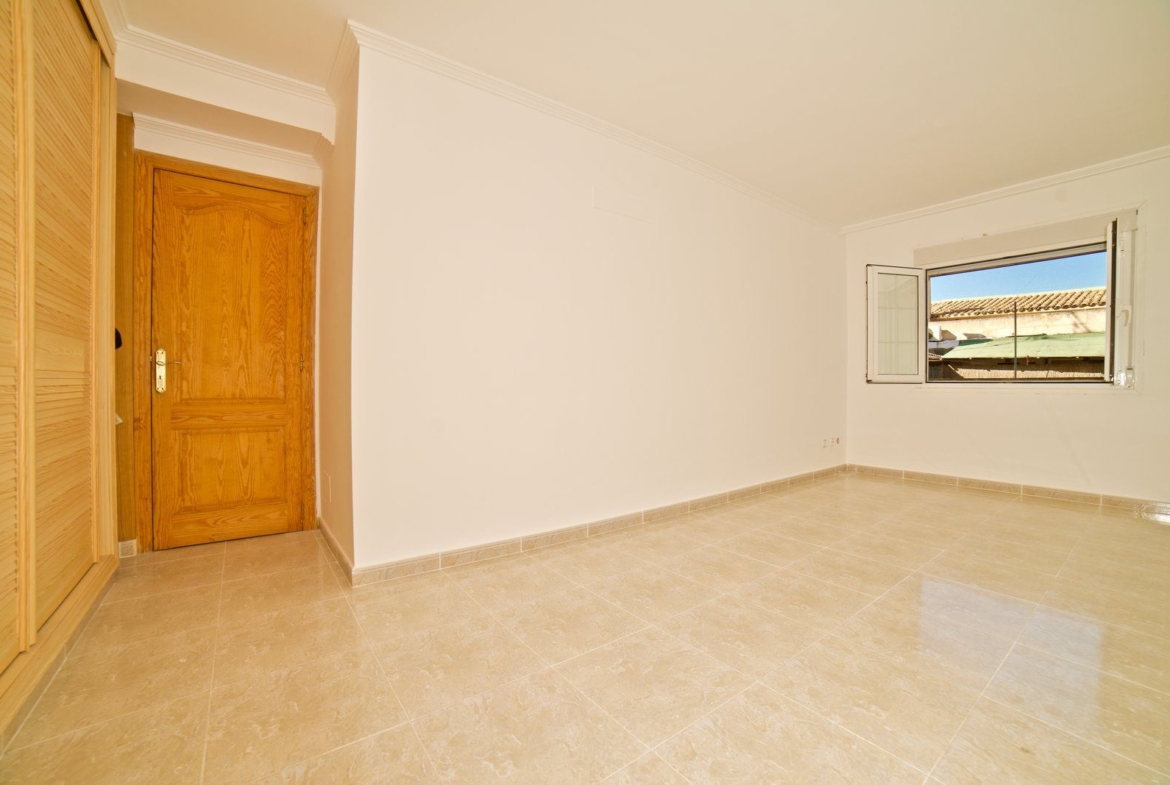 Piso en venta en Campos con gran terraza y 3 habitaciones