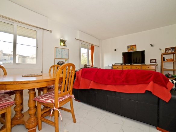 Apartamento con terraza en Ses Salines · planta baja luminosa