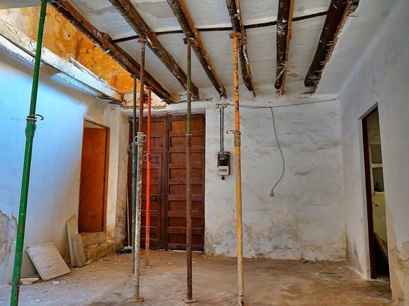 Casa de pueblo en Llucmajor para reforma integral con patio
