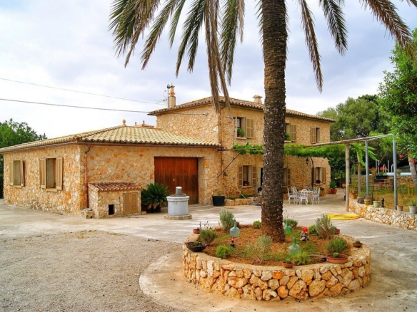 Casa de campo en Costitx con piscina, jardín y terraza