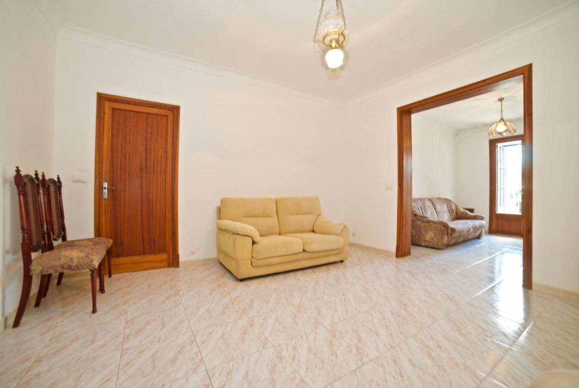 Ground-Floor Apartment with Large Terrace for Rent, Ses Salines