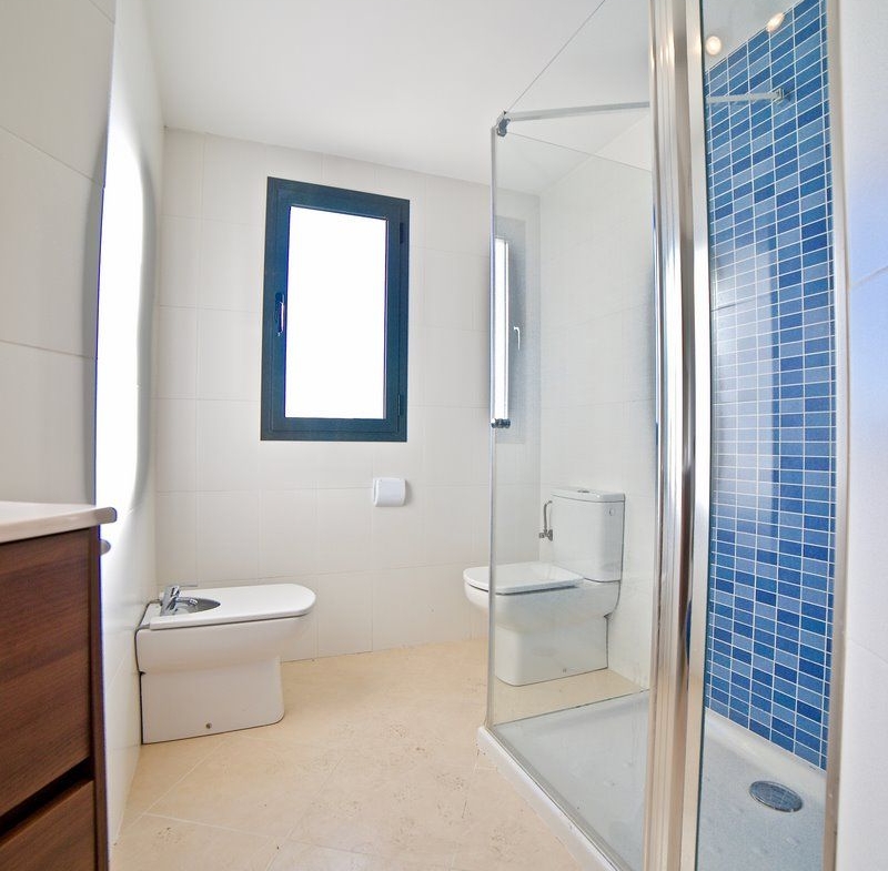 Renovated 2-Bed Apartment with Elevator & Balcony in Campos