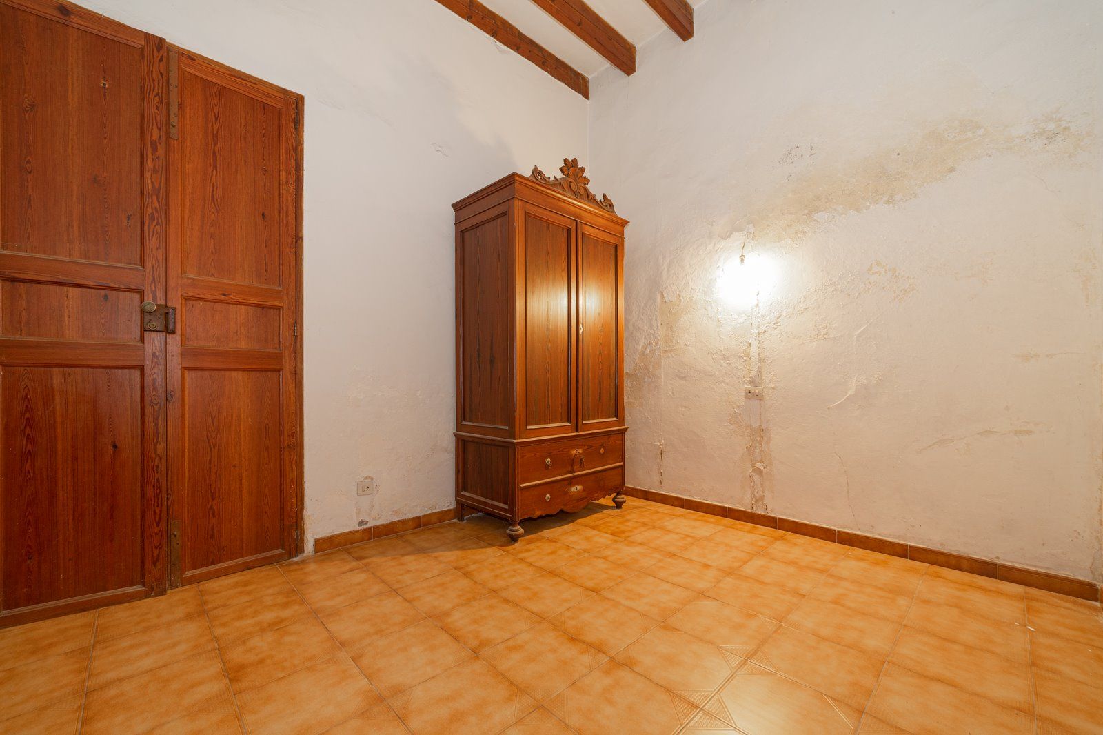 10-1201-Villasyfincasmallorca.jpg Casa de pueblo en Es Llombards con patio y terraza | 278 m²