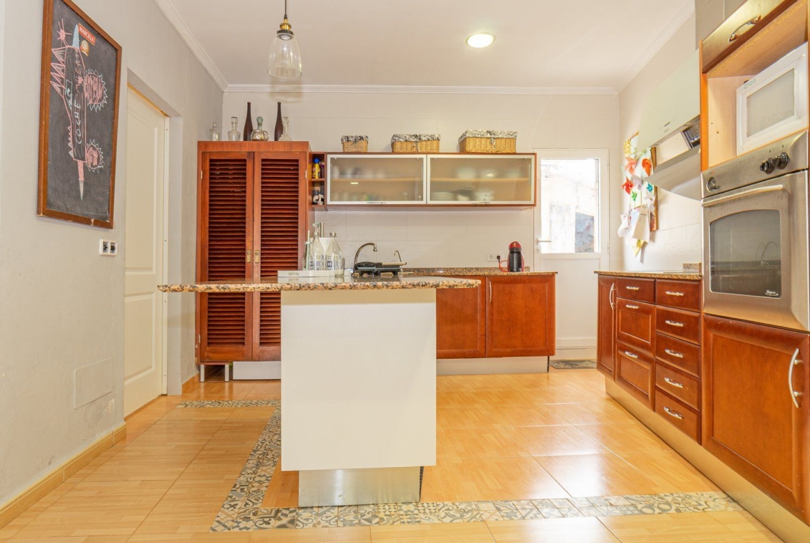 Dorfhaus mit Patio in Ses Salines, 5 Schlafzimmer, 216 m²