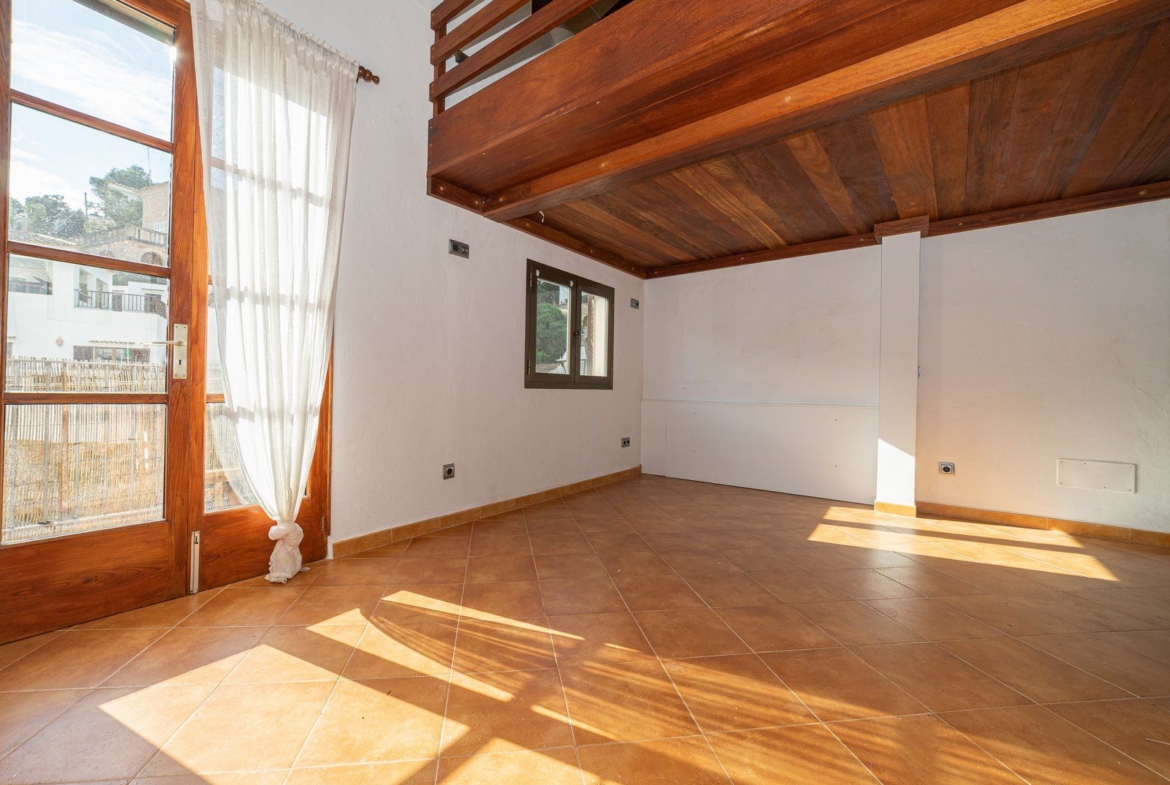 Alquiler junto al mar en Cala Figuera: loft rústico con terraza y vistas