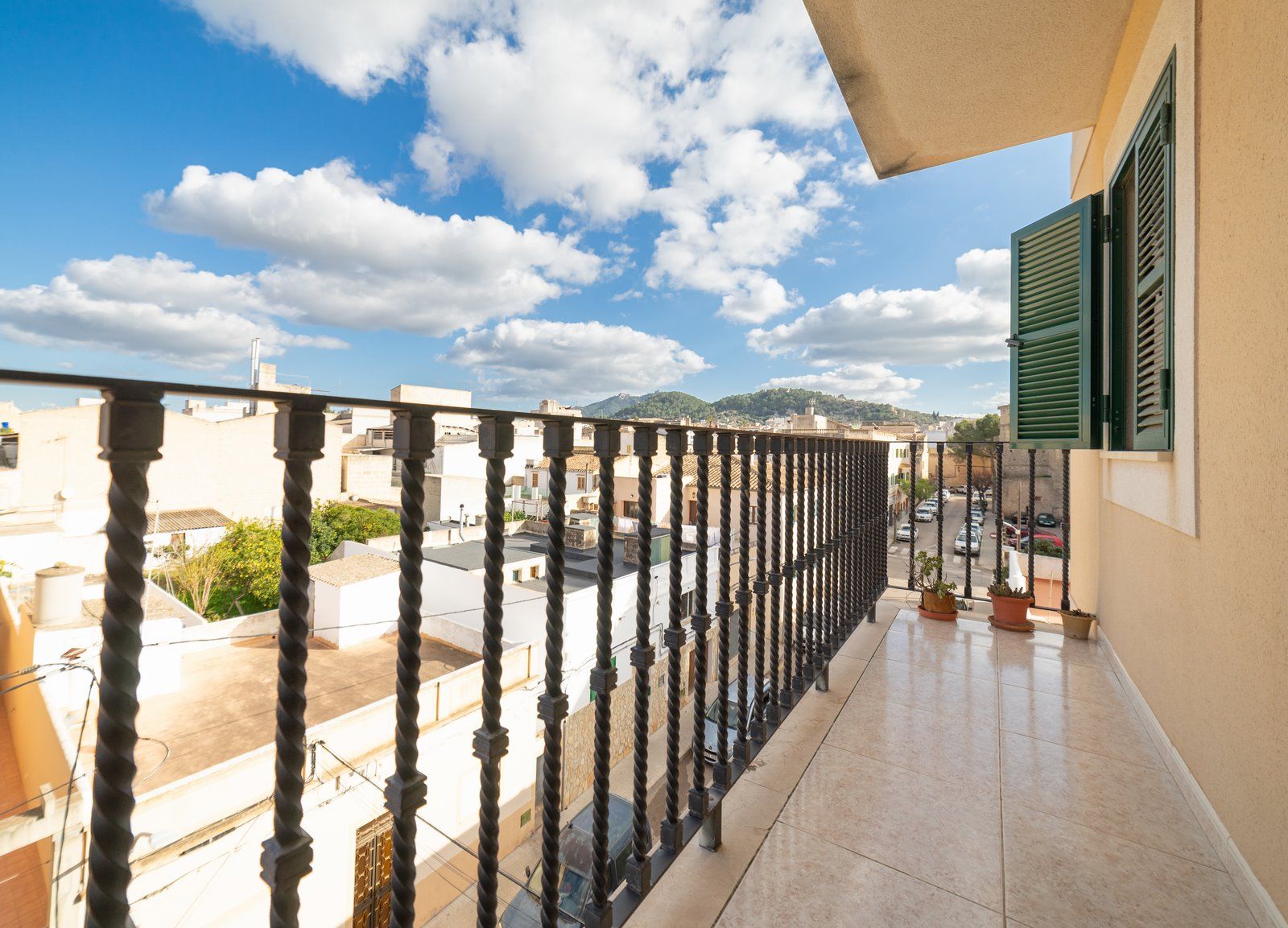 Amplio piso de 4 habitaciones con balcones en Felanitx
