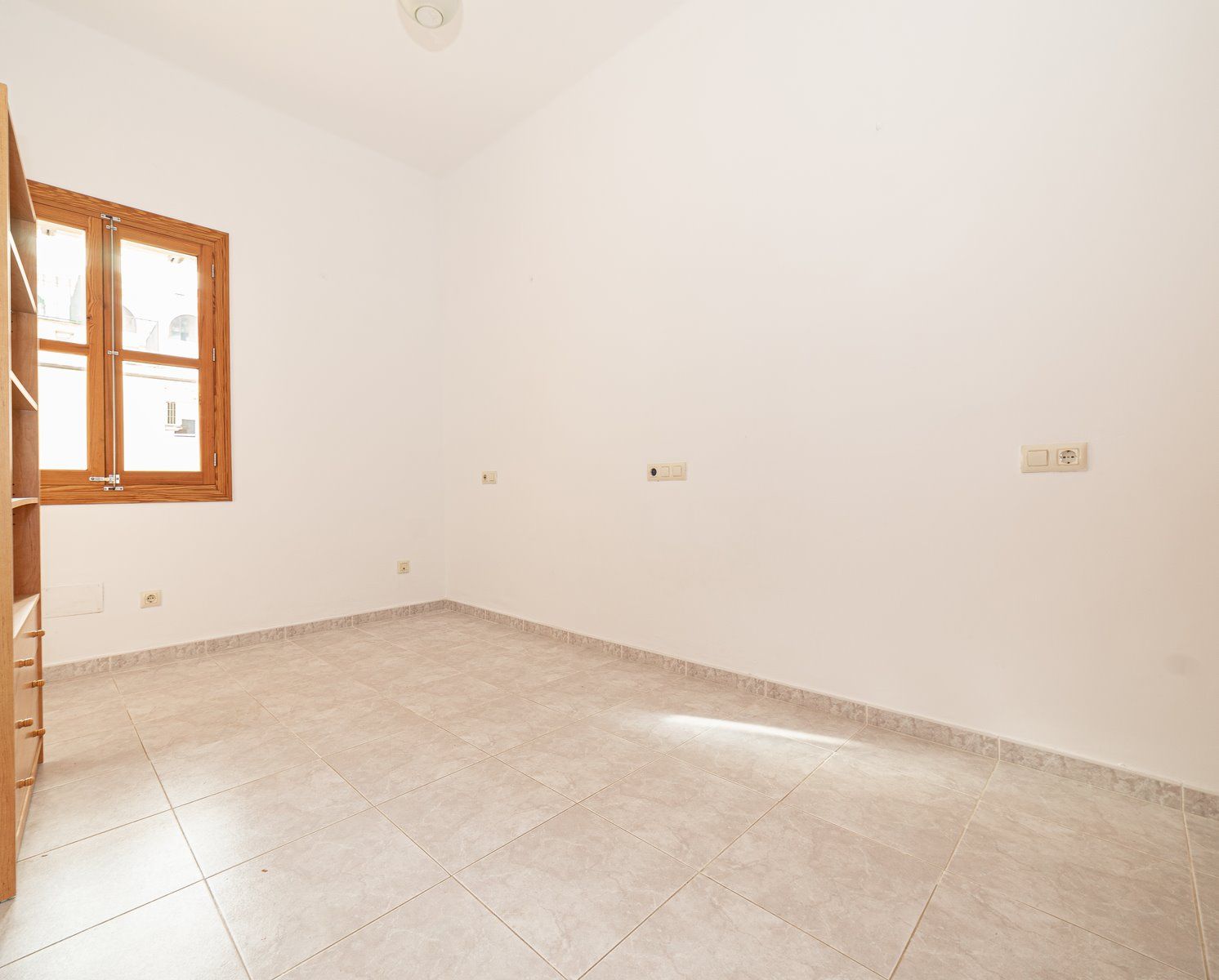 Planta baja reformada con patio en Ses Salines