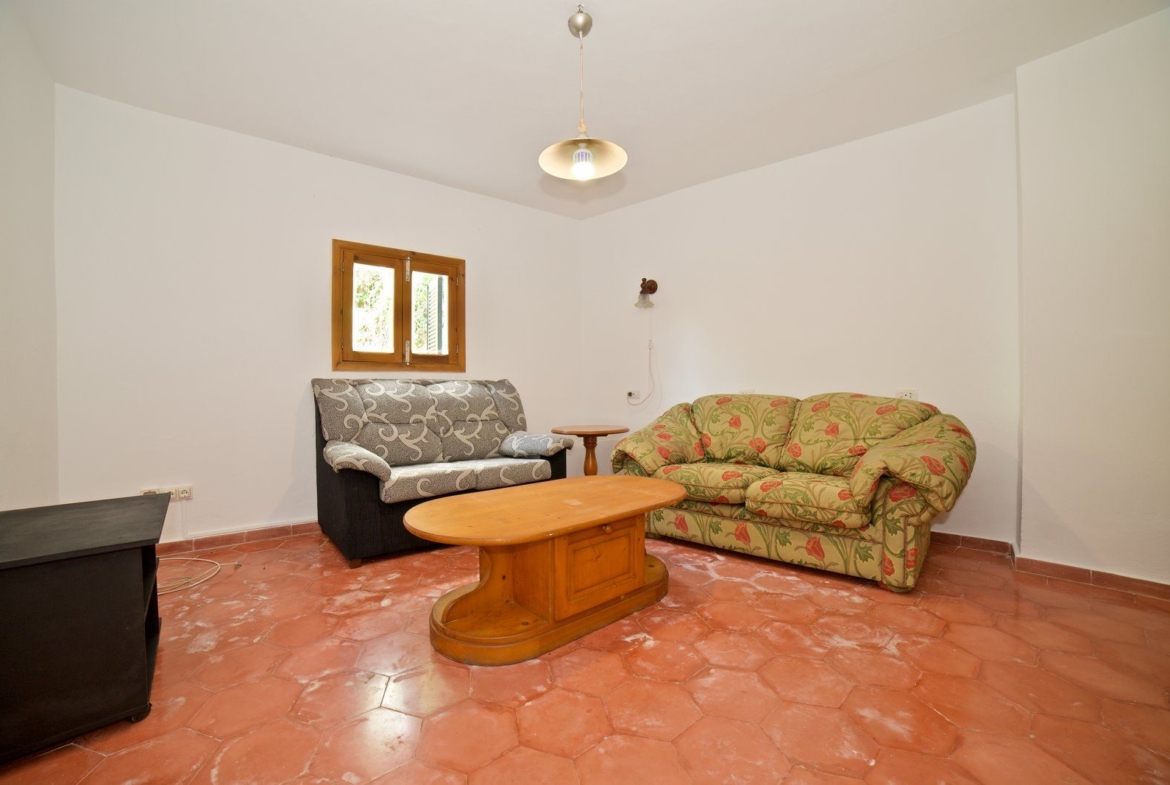 Charming House with Large Garden for Rent in Ses Salines
