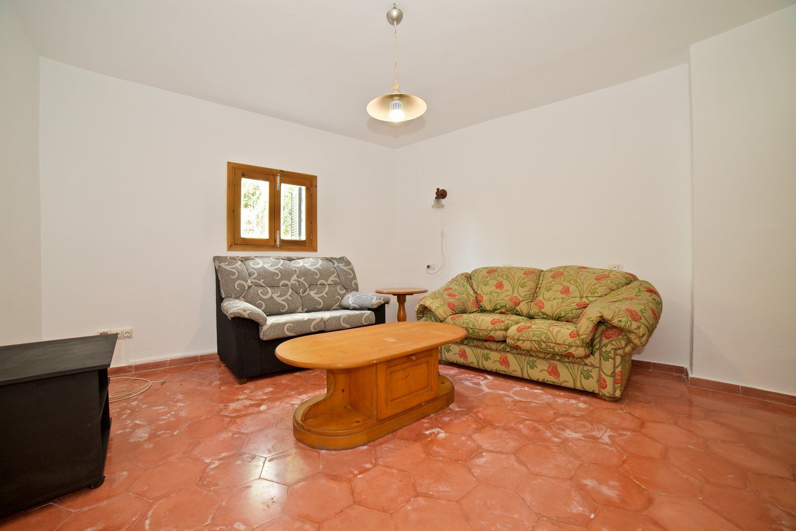 10-2025-Villasyfincasmallorca.jpg Charming House with Large Garden for Rent in Ses Salines
