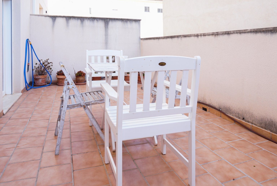 Furnished Apartment with Terrace for Rent in Campos