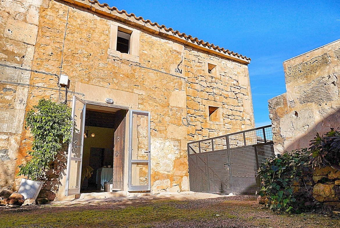 Alquiler casa rústica en Ses Salines con jardín y barbacoa