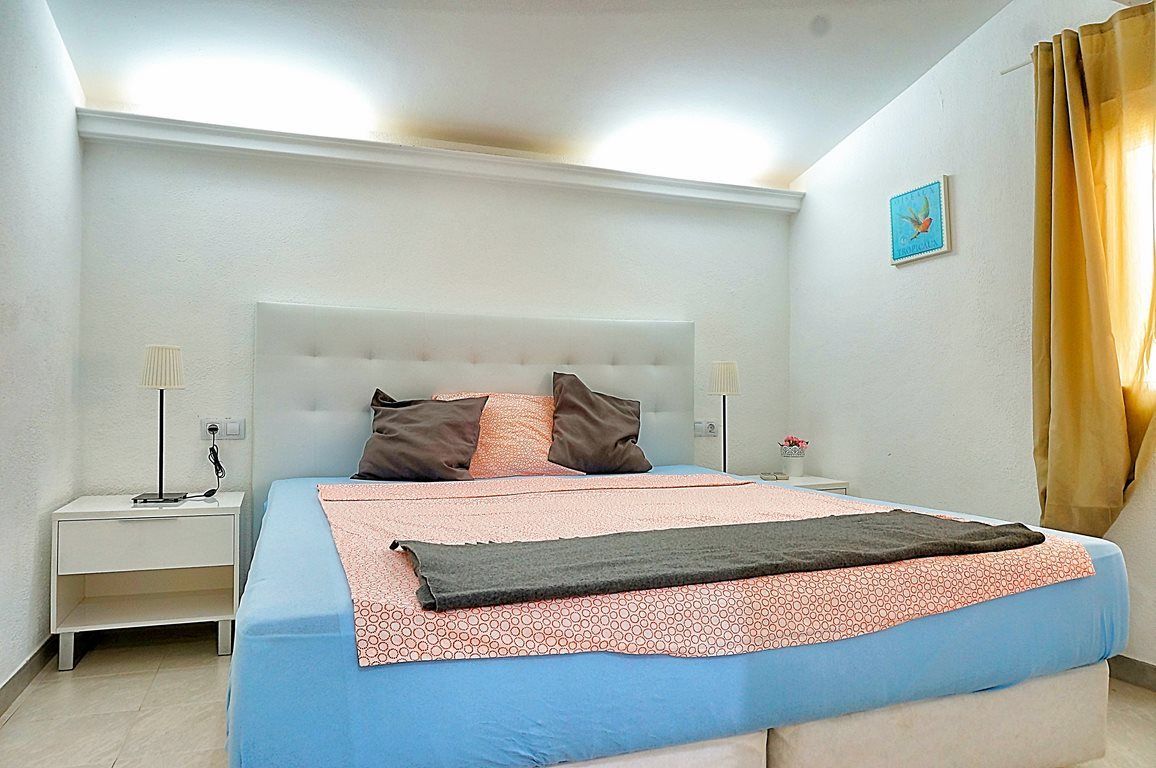 Duplex Rental with Terrace & Mountain Views in Son Vida, Palma