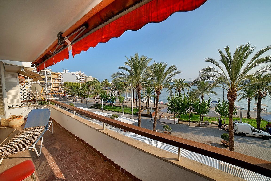 Piso en primera línea en el Puerto de Alcudia con vistas al mar
