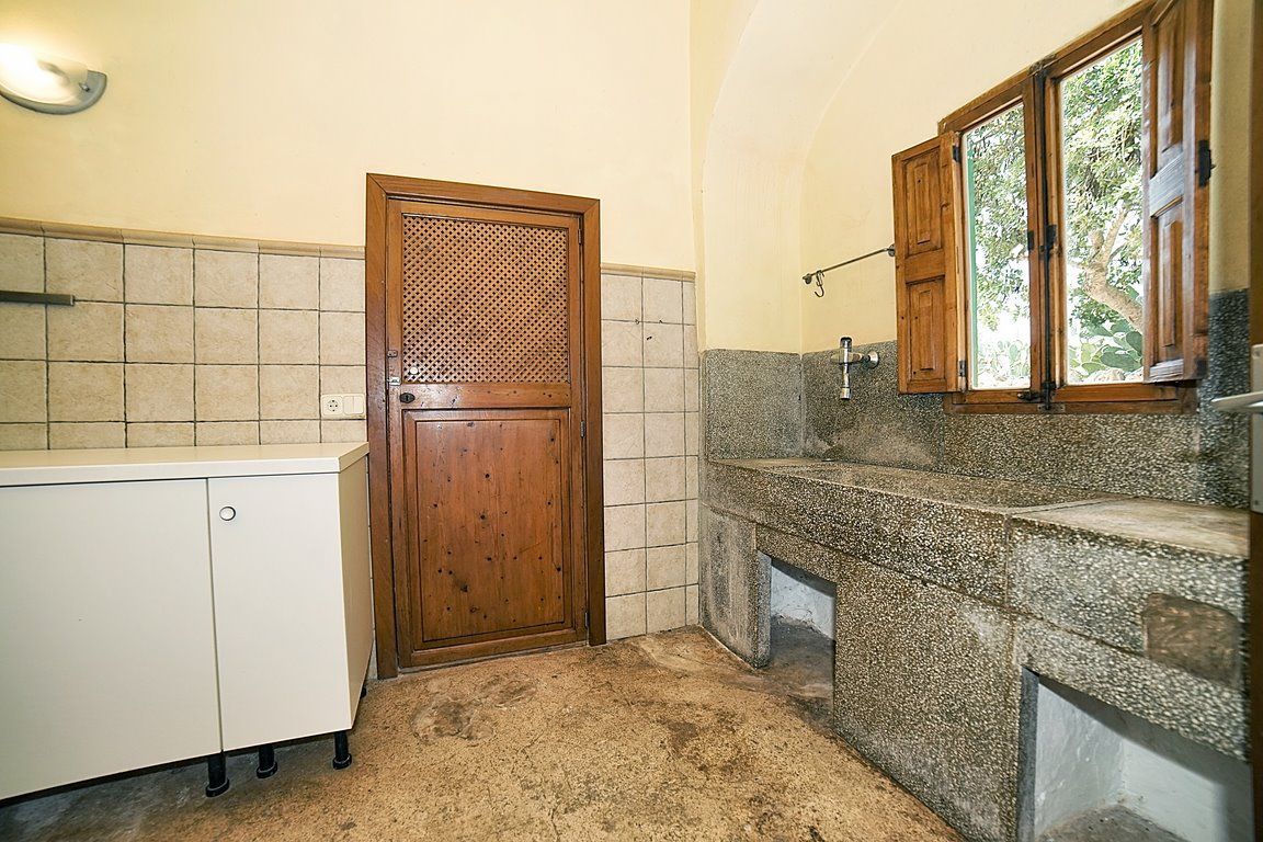 Country House with Pool for Rent Near Santanyí, Mallorca