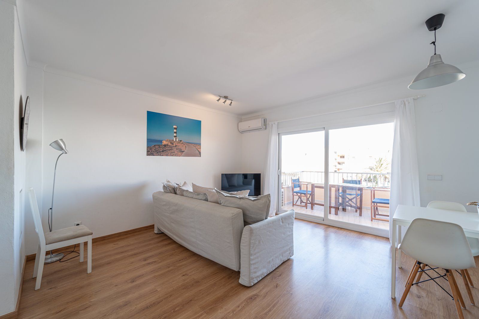 1034-Impecable-apartment-to-rent-next-to-the-sea-in-Colonia-Sant-Jordi-2-Copiar.jpg Piso en alquiler junto al mar en Colonia de Sant Jordi