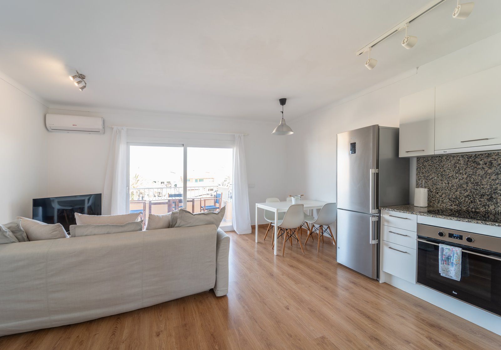 1034-Impecable-apartment-to-rent-next-to-the-sea-in-Colonia-Sant-Jordi-Copiar.jpg Piso en alquiler junto al mar en Colonia de Sant Jordi