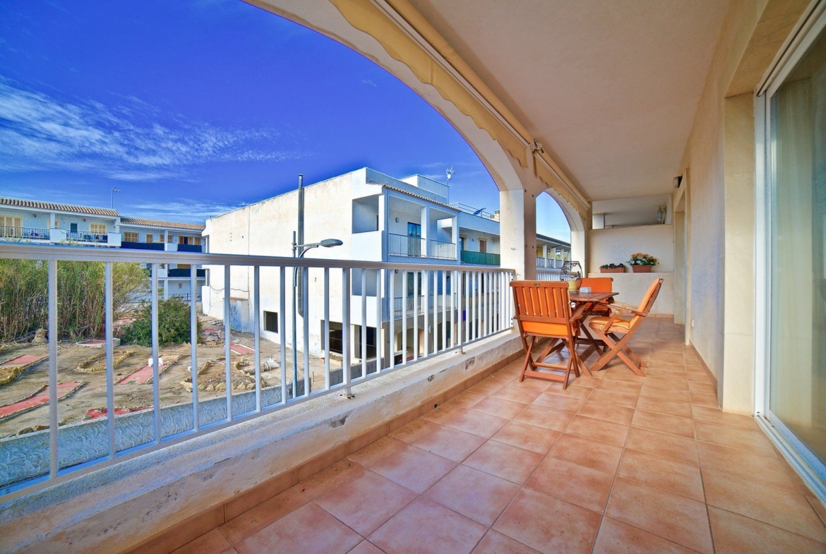 Piso amueblado con terraza en alquiler en Colonia de Sant Jordi