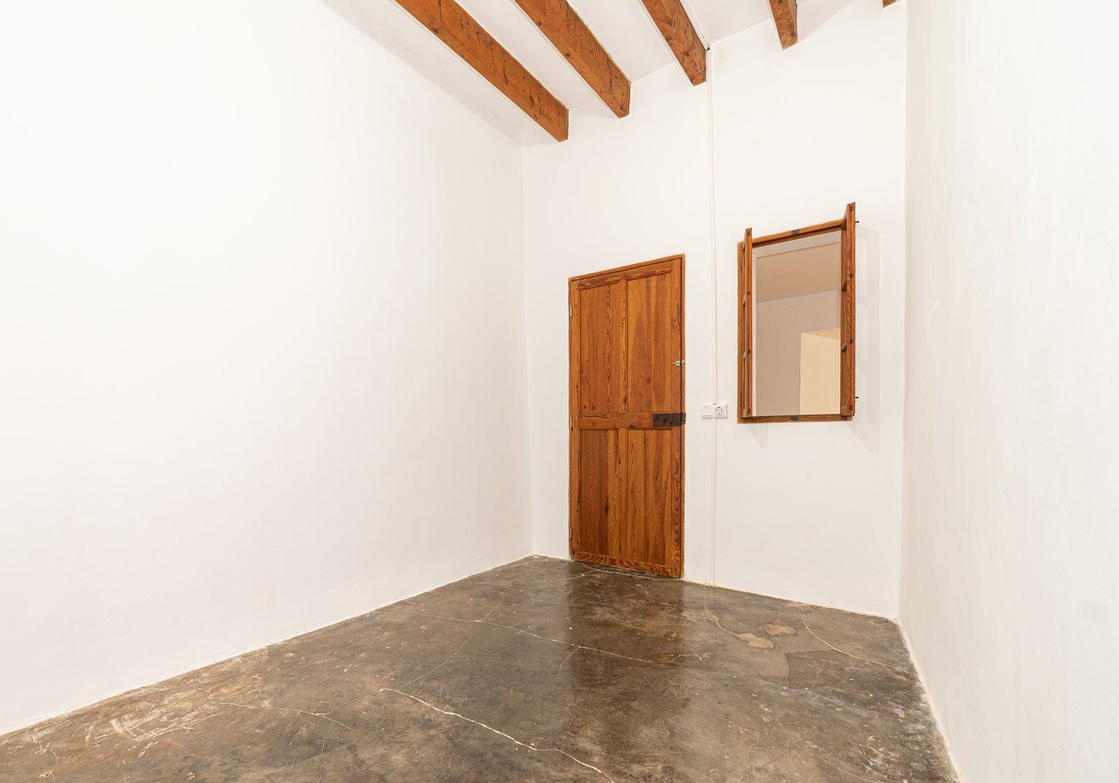 11-1215-Villasyfincasmallorca.jpg Renovierte Erdgeschosswohnung zur Miete im Zentrum von Ses Salines