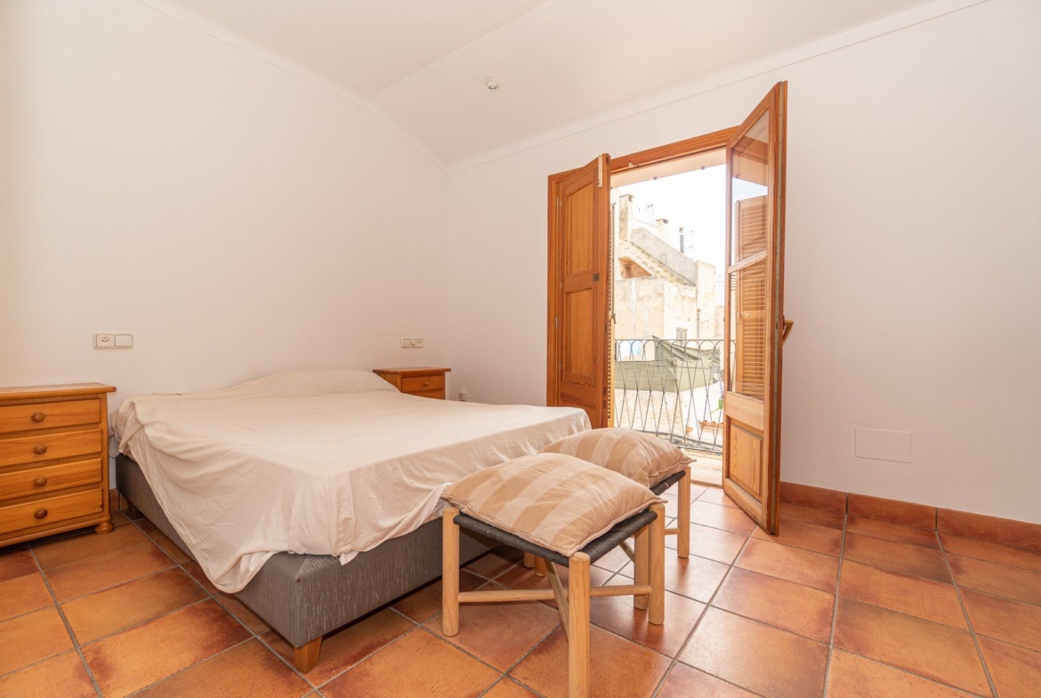 Alquiler casa de pueblo en Llucmajor: renovada, con patio y solárium