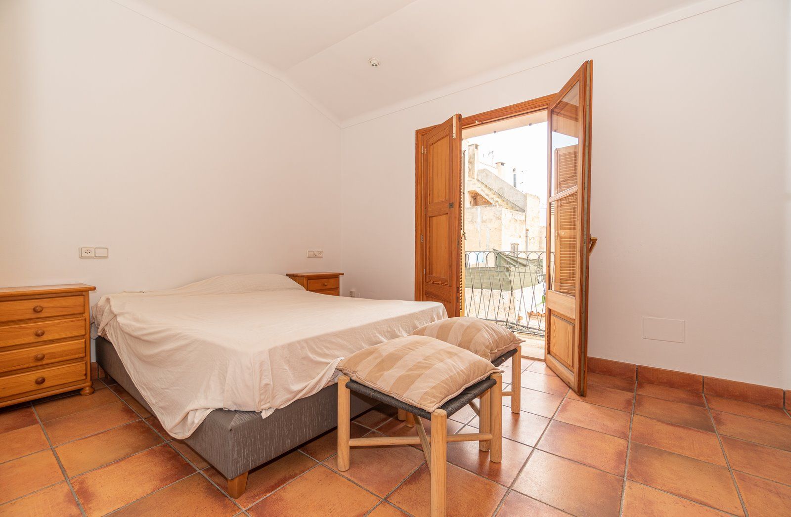 11-1225-Villasyfincasmallorca.jpg Alquiler casa de pueblo en Llucmajor: renovada, con patio y solárium
