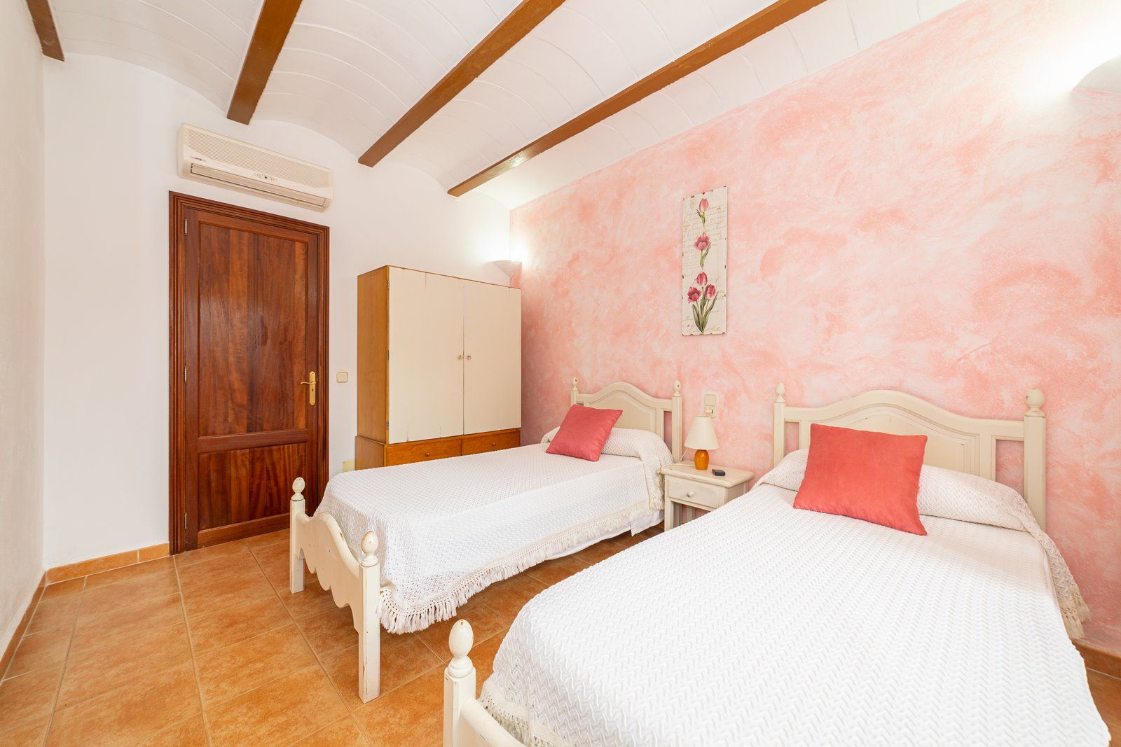 11-1229-Villasyfincasmallorca.jpg Country House with Pool Near C’as Concos, Felanitx
