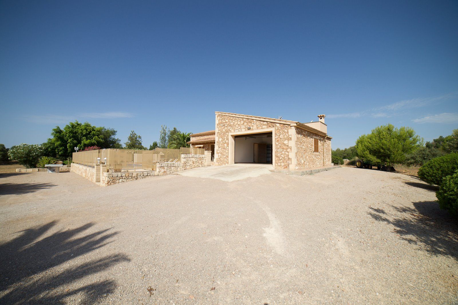 11-2009-Villasyfincasmallorca.jpg Country House with Pool for Rent Near Campos, Mallorca