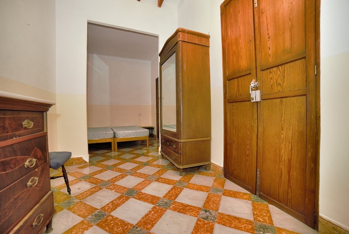 Stadthaus-Miete in Santanyí mit Innenhof und Terrassen