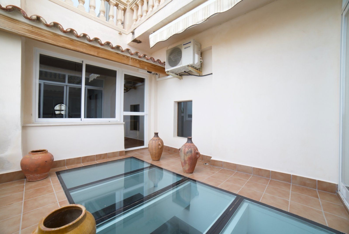 Furnished Apartment with Terrace & Mountain Views for Rent in Montuïri