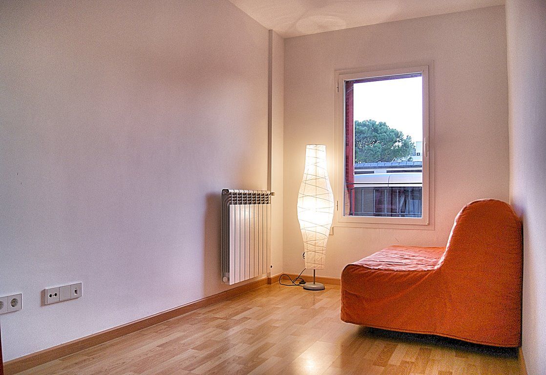 Ground-Floor Apartment for Rent in Campos with Terrace & Pool