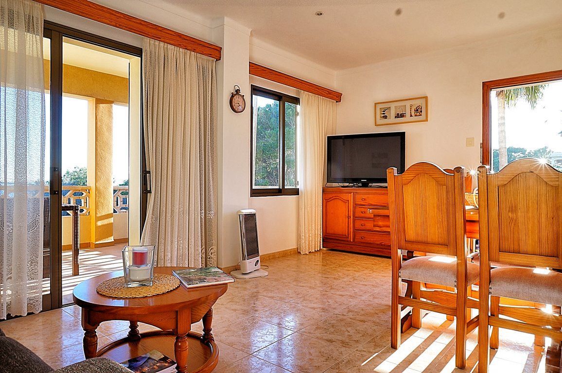 Apartamento con vistas al mar en alquiler en Cala Llombards