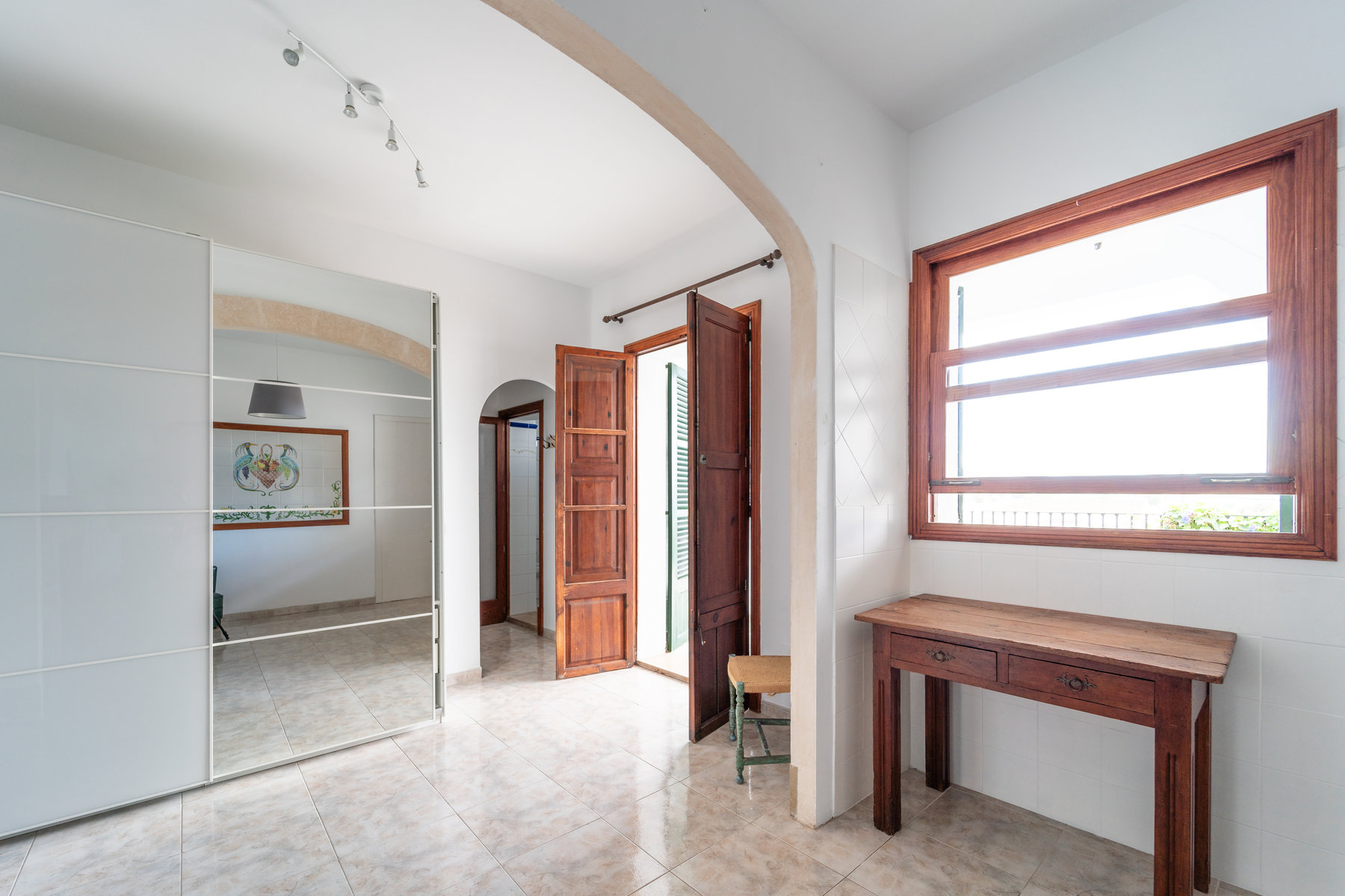 1101-Ground-floor-property-to-rent-with-large-spaces-and-terraces-in-Montuiri.-23.jpg Casa de pueblo en alquiler en Montuïri con terraza y chimenea