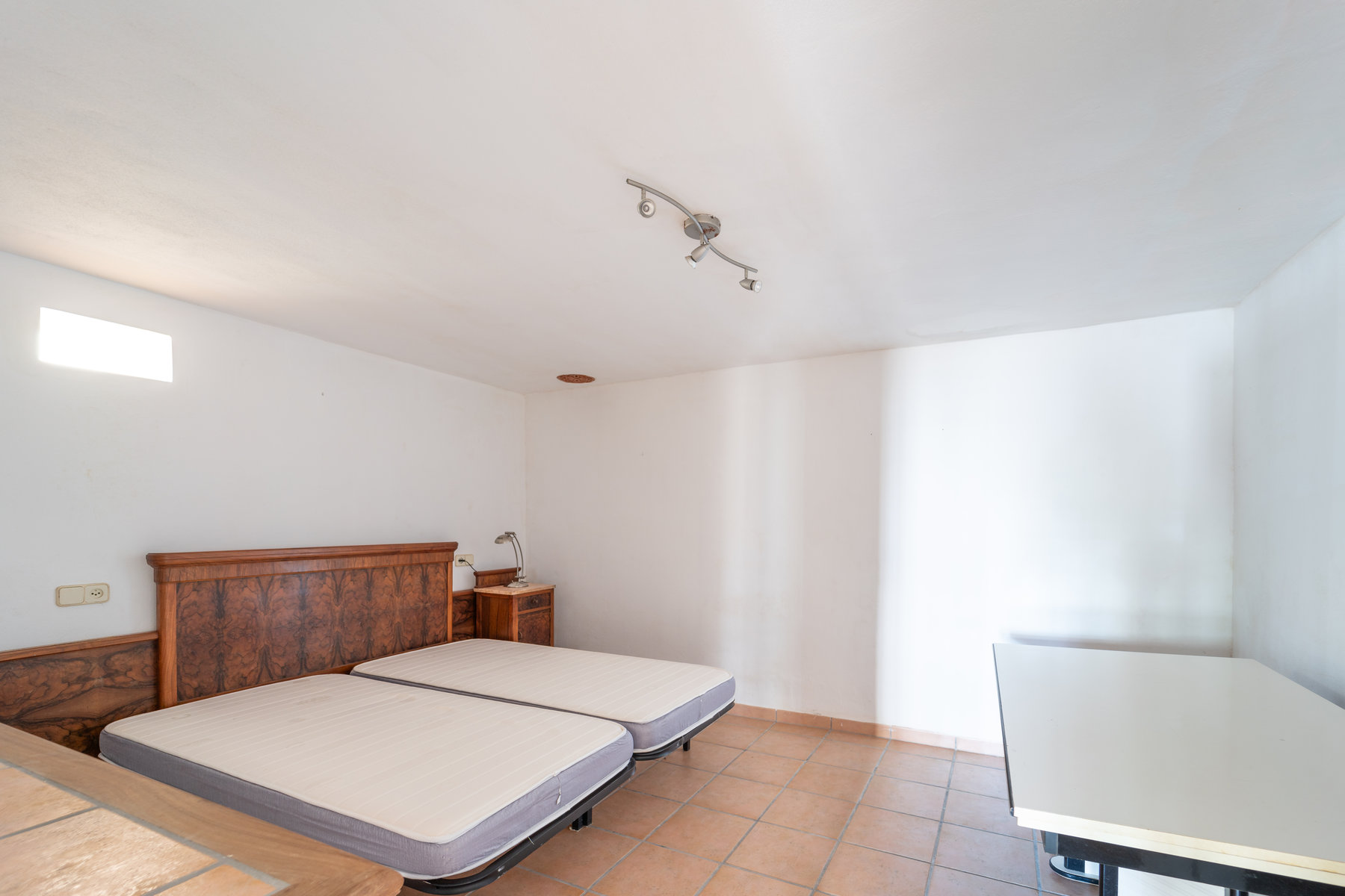 1101-Ground-floor-property-to-rent-with-large-spaces-and-terraces-in-Montuiri.-5.jpg Casa de pueblo en alquiler en Montuïri con terraza y chimenea