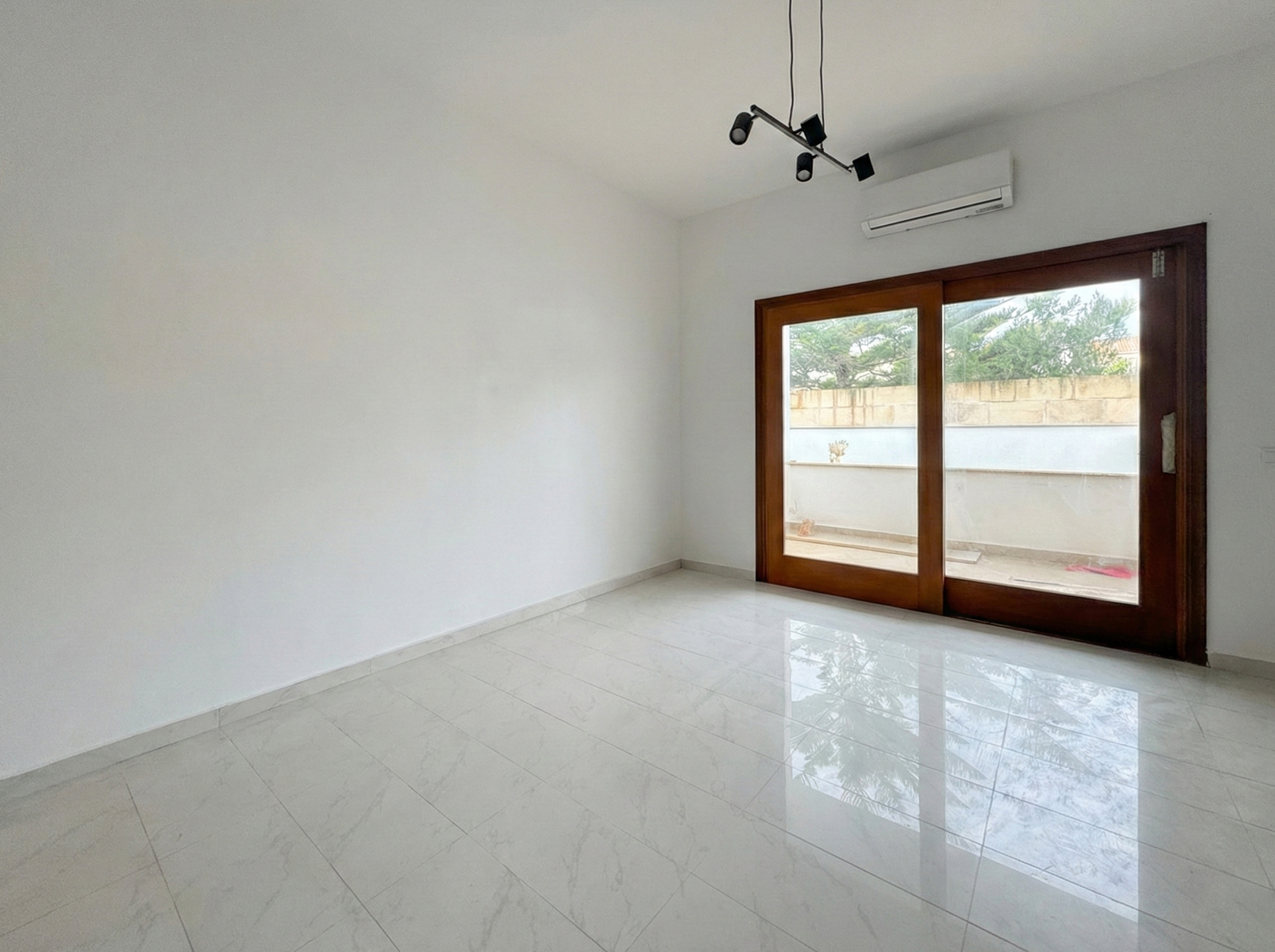 1136-Renovated-semidetached-house-to-rent-in-Ses-Salines-with-swimming-pool-03.jpg Reihenhaus mit Pool zur Miete in Ses Salines | 3 Schlafzimmer