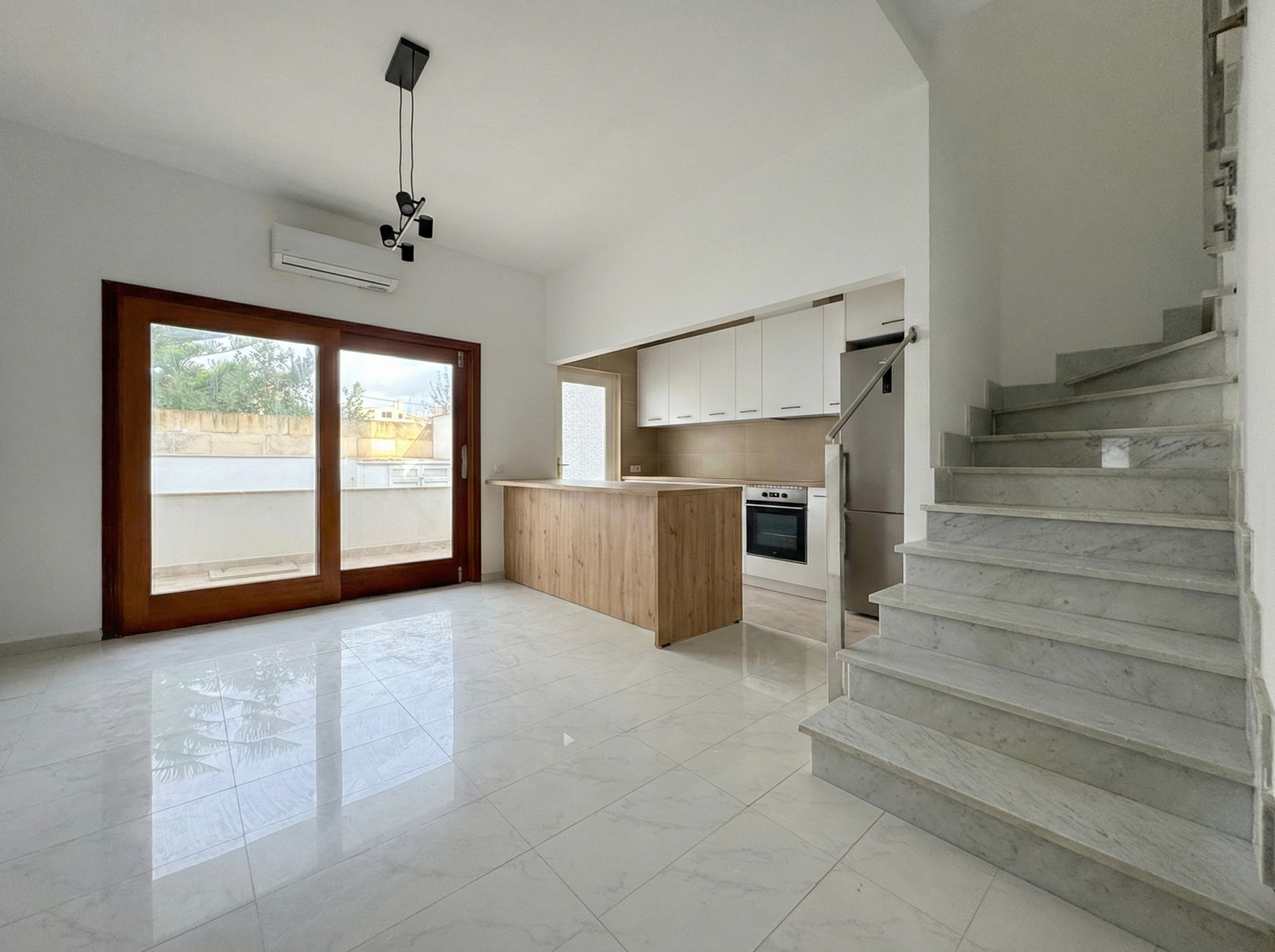 1136-Renovated-semidetached-house-to-rent-in-Ses-Salines-with-swimming-pool-06.jpg Reihenhaus mit Pool zur Miete in Ses Salines | 3 Schlafzimmer