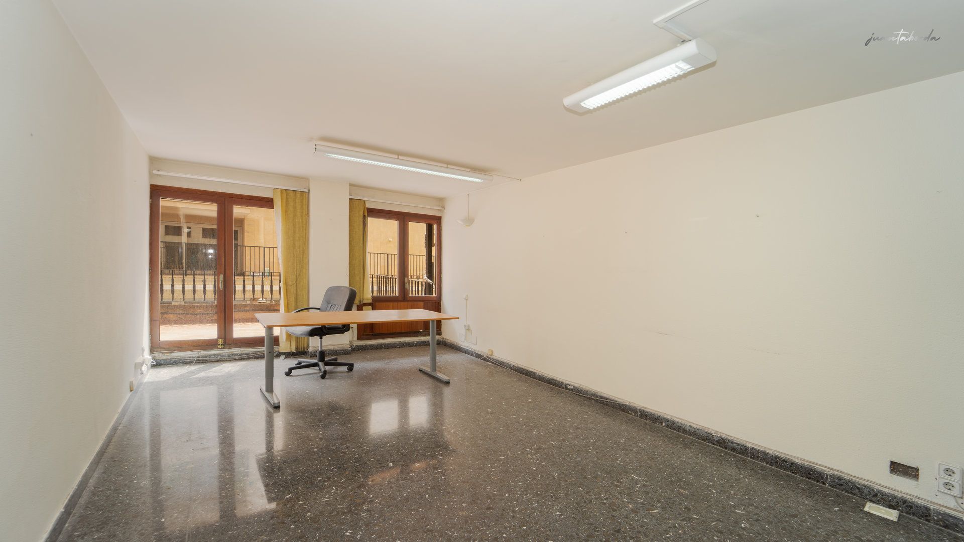 1196-Despacho-piso-en-venta-en-Calle-San-Miguel-de-Palma-con-terraza-13.jpg Office with Terrace on Calle San Miguel, Palma de Mallorca