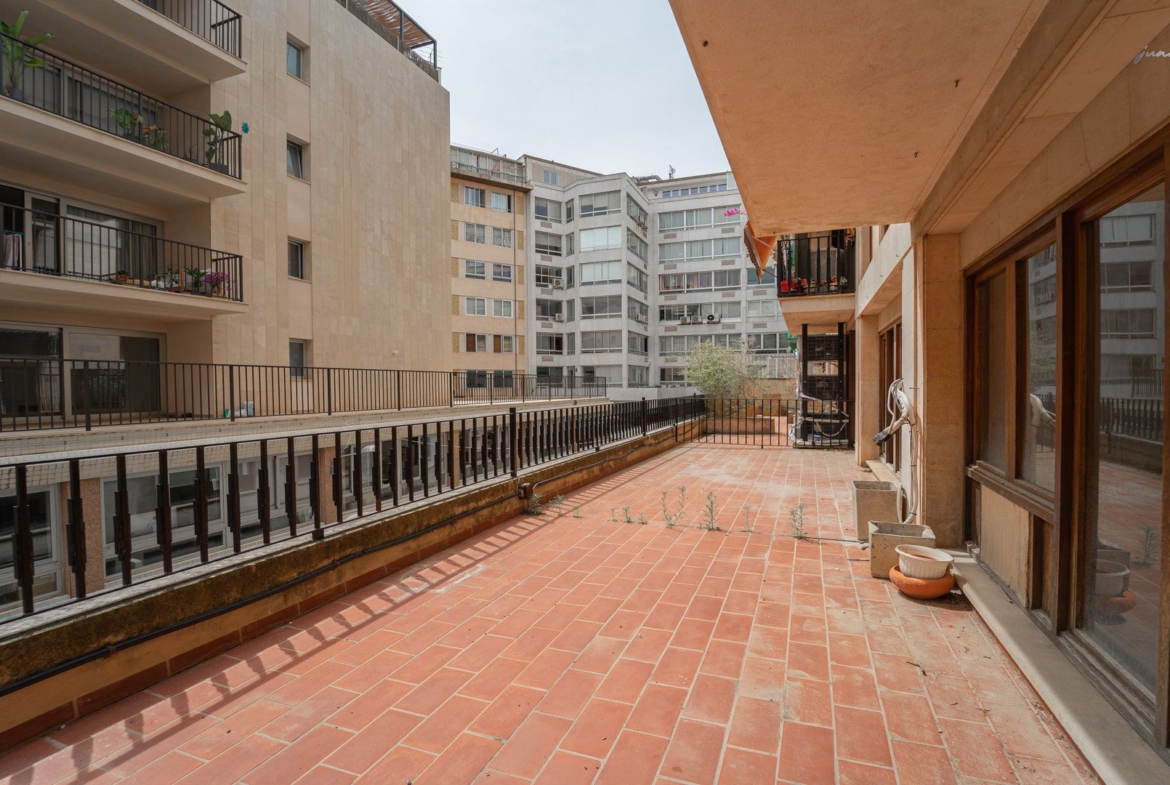 Office with Terrace on Calle San Miguel, Palma de Mallorca