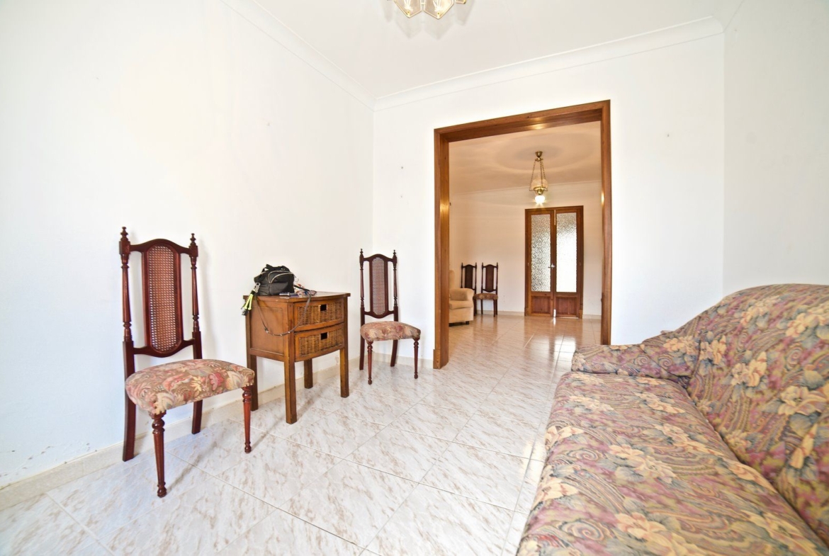 Ground-Floor Apartment with Large Terrace for Rent, Ses Salines