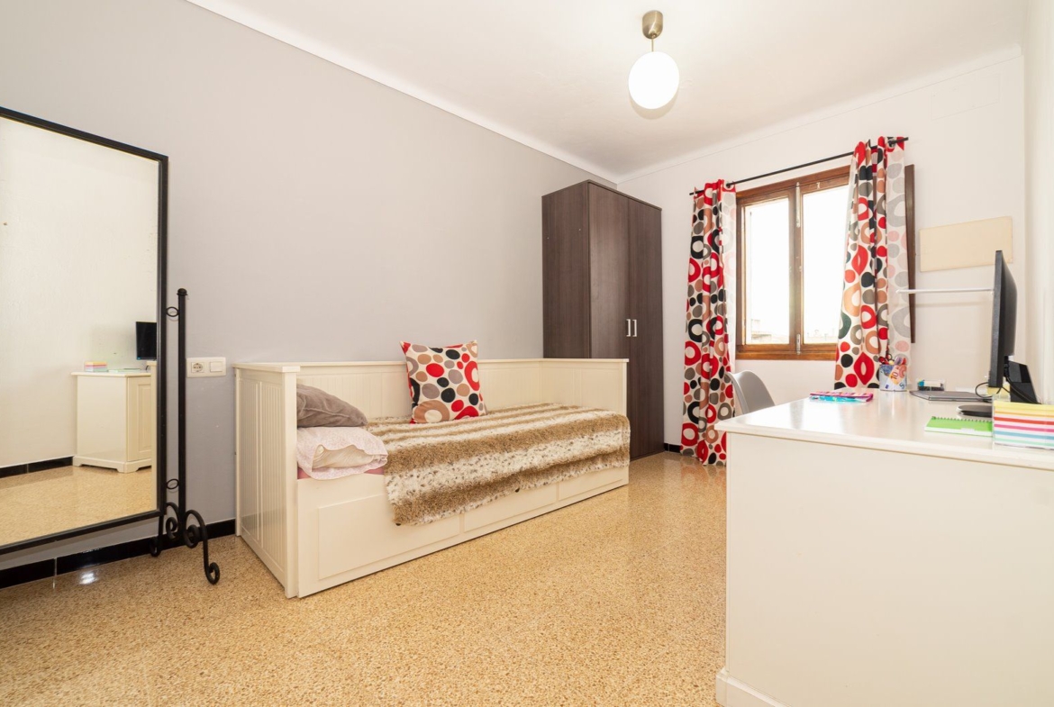 Dorfhaus mit Patio in Ses Salines, 5 Schlafzimmer, 216 m²