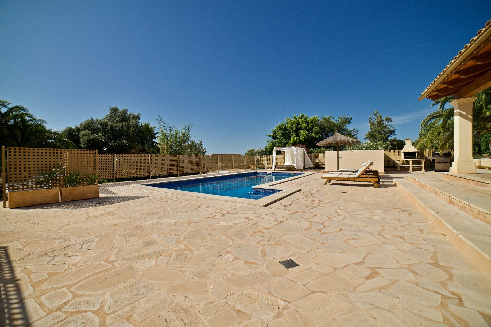 12-2009-Villasyfincasmallorca.jpg Country House with Pool for Rent Near Campos, Mallorca
