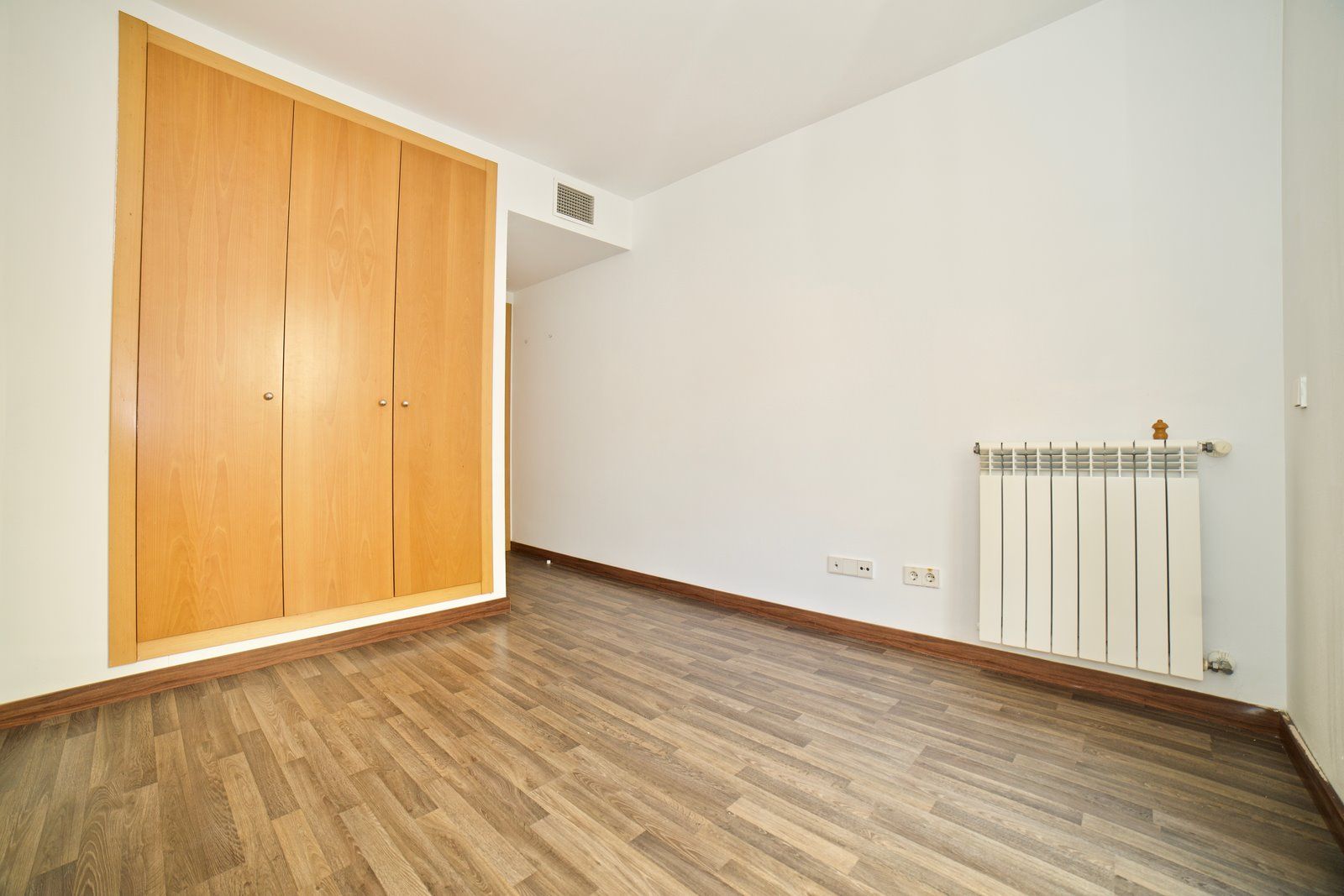 12-2011-Villasyfincasmallorca.jpg Planta baja con terraza y piscina comunitaria en Campos