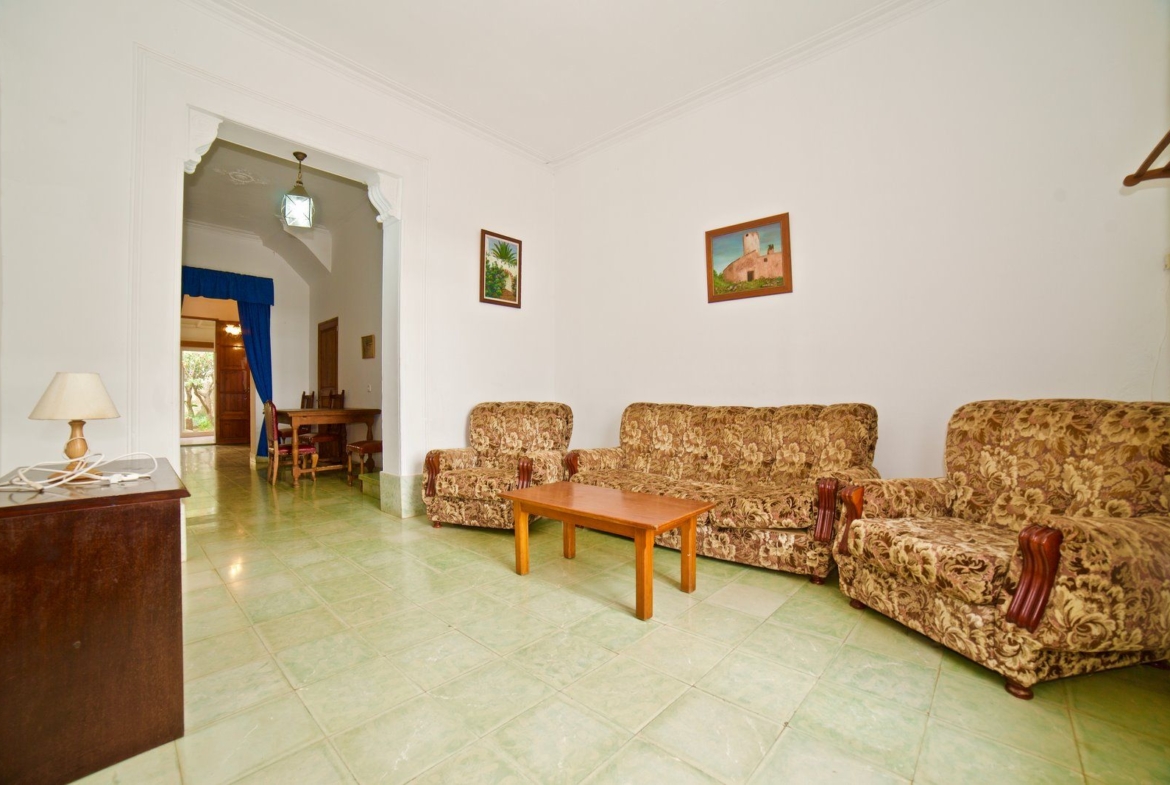 Village House for Rent in Campos with Courtyard and Terrace