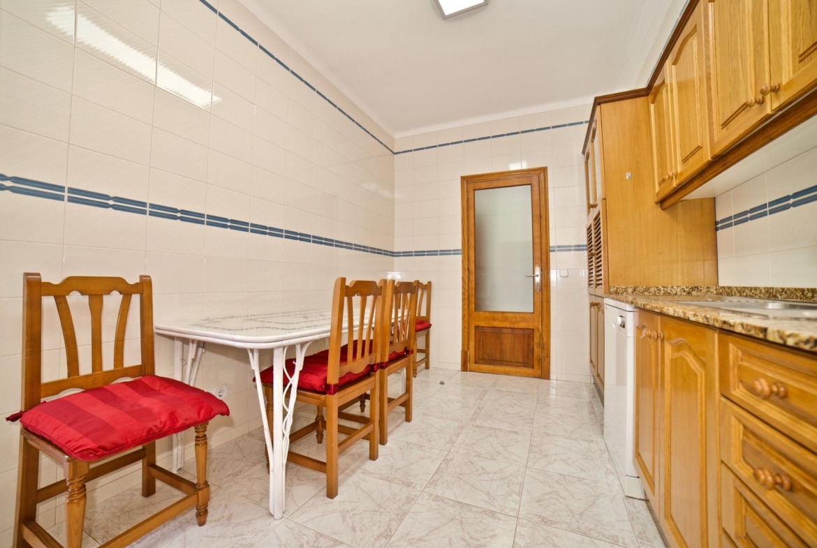 Beachfront Long-Term Rental in Sa Ràpita: 4-Bed Ground Floor Apartment