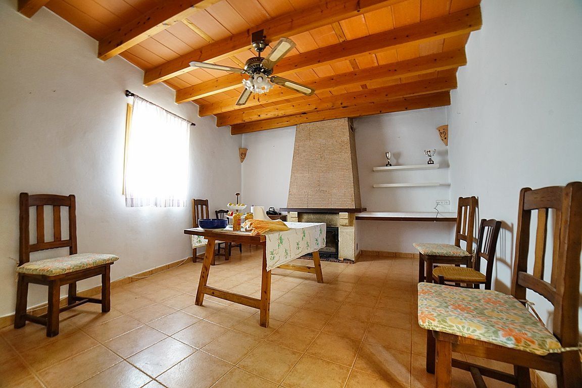 Casa de pueblo con jardín y piscina en alquiler, Es Llombards