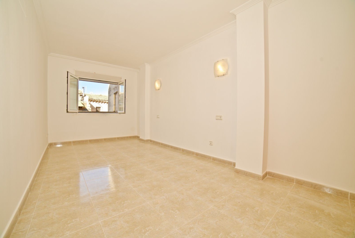 Piso en venta en Campos con gran terraza y 3 habitaciones
