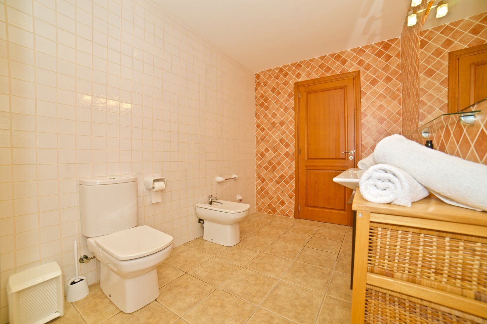 Country Home for Rent with Private Pool Near Campos