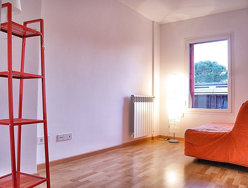 Ground-Floor Apartment for Rent in Campos with Terrace & Pool