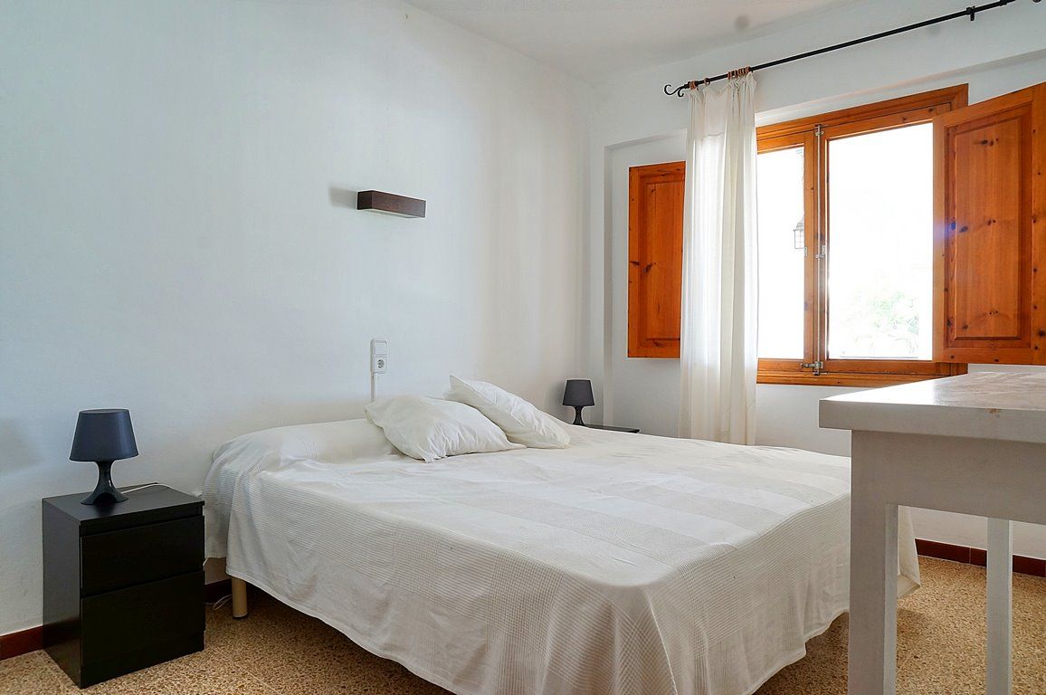 Seafront Apartment with Terrace and Sea Views in Portopetro
