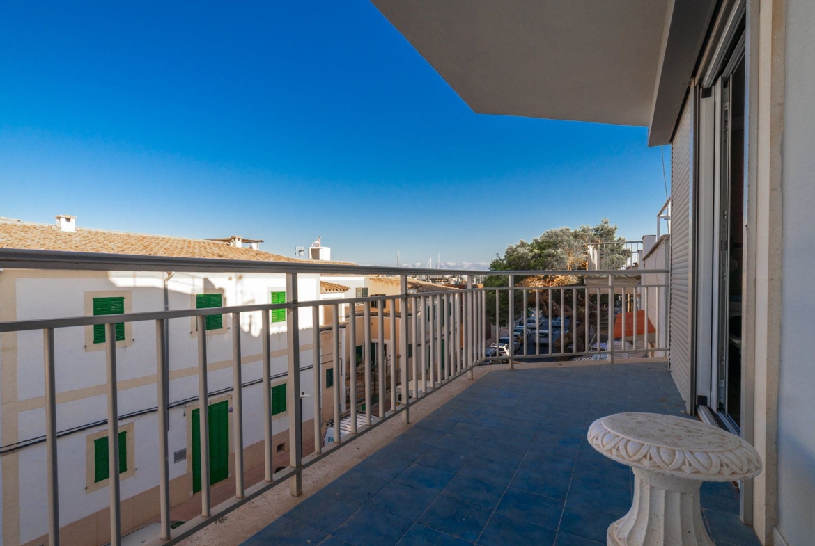 Sea View Penthouse for Rent in Portocolom – 4 Bed & Solarium