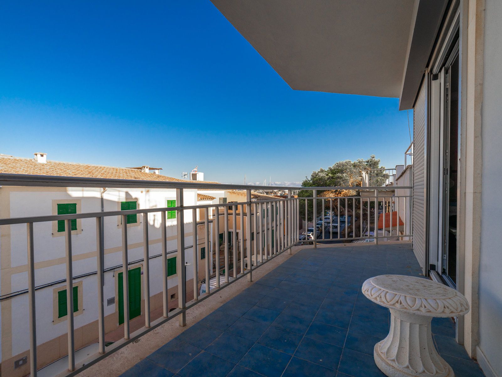 Sea View Penthouse for Rent in Portocolom – 4 Bed & Solarium