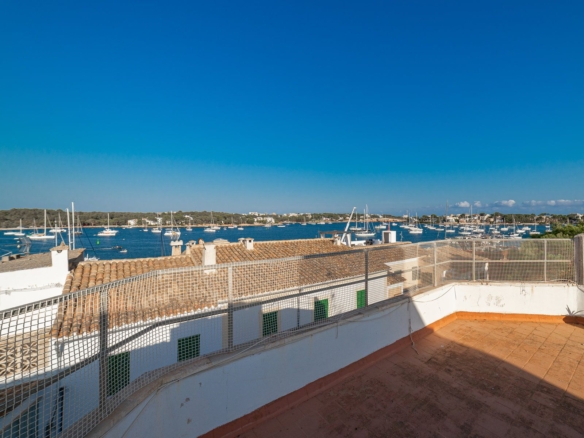 Ático en alquiler en Portocolom con vistas al mar y solárium